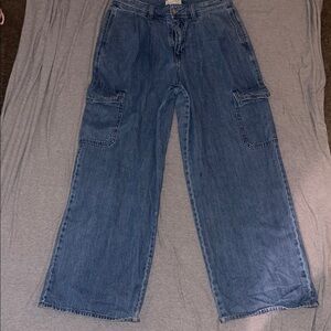 Universal Thread Light Blue Denim Jeans with Logo Tag